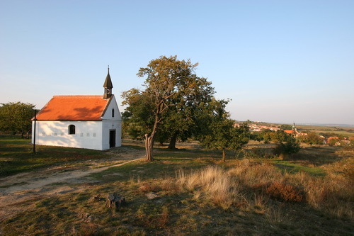 Kaple na vřesovišti v Popicích